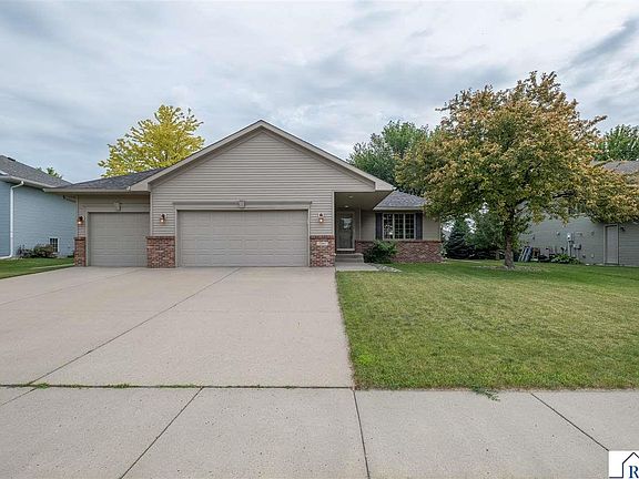 4th image of 240 Grovebrook Cir