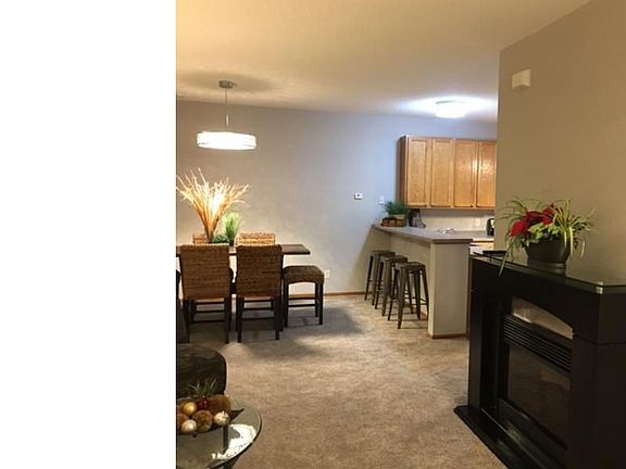 5th image of 928 Tamarack Trl