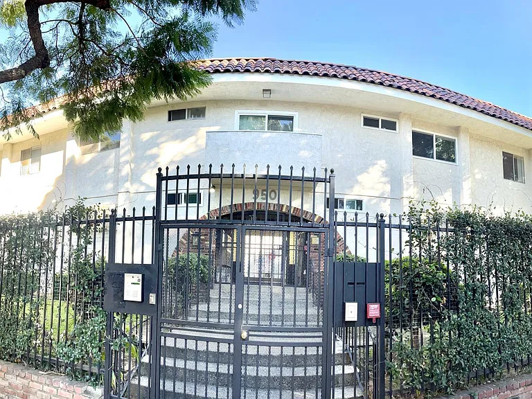 950 Magnolia Ave #25 — Photo 11