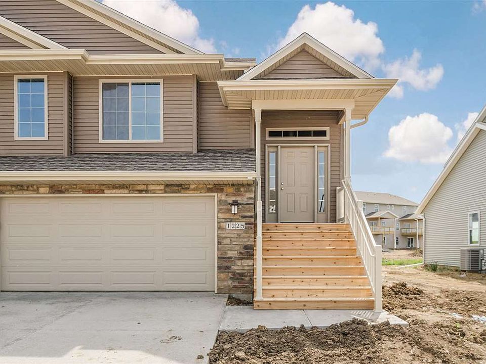 1st image of 1245 Mary Ln