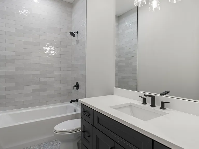 420 E 50th Pl #2 — Photo 12