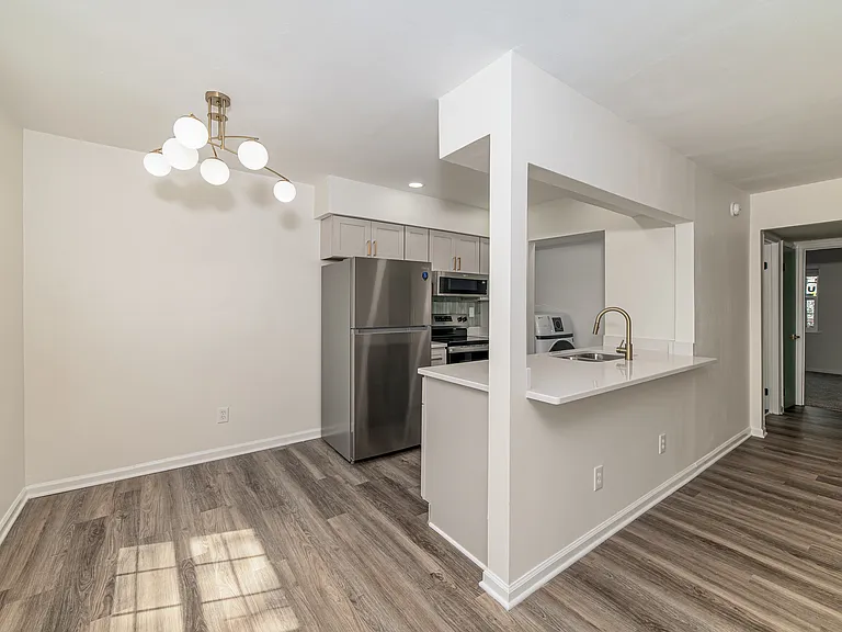 Meadow Brook Terrace — Photo 19
