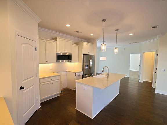 3rd image of 117 Tabby Place Ln
