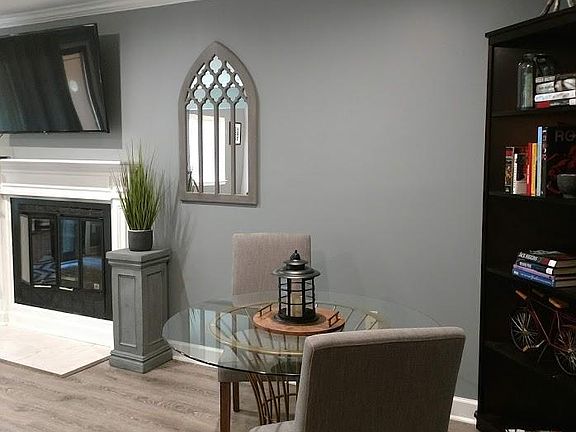 Living Room/Dining Area