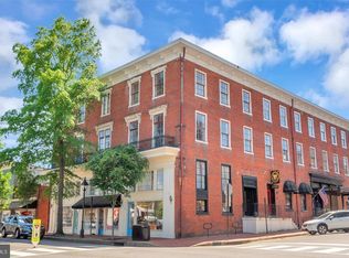 200 Hanover St #2-B, Fredericksburg, VA 22401