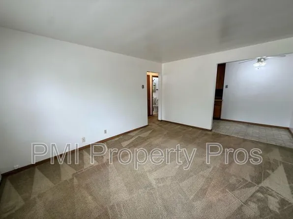 3800 N 76th St #4, Milwaukee, WI 53222