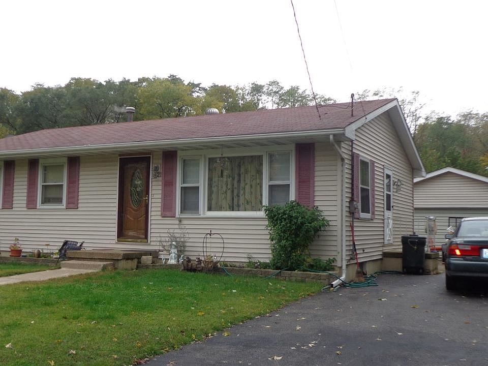 1st image of 1421 S Queens Dr