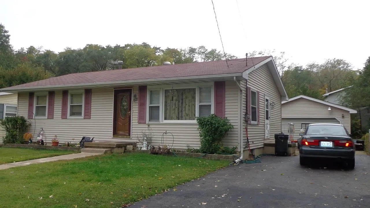 1421 S Queens Dr photo 1