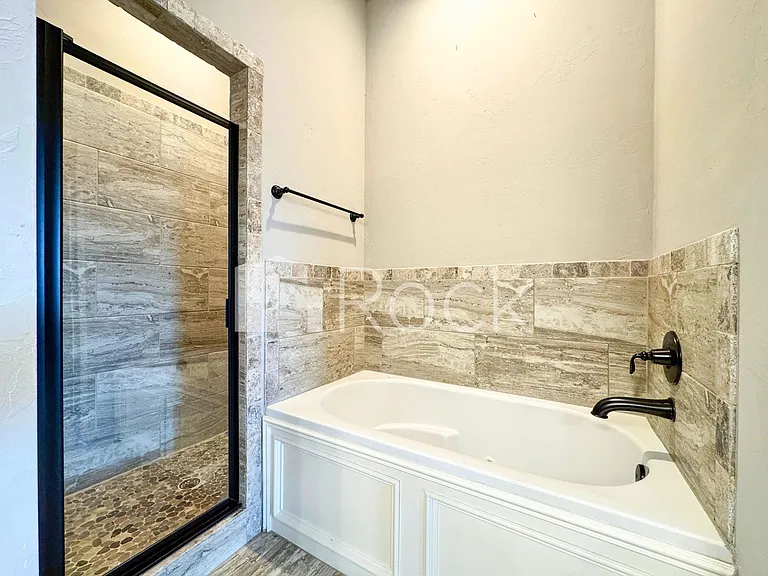 3908 Brougham Way — Photo 15