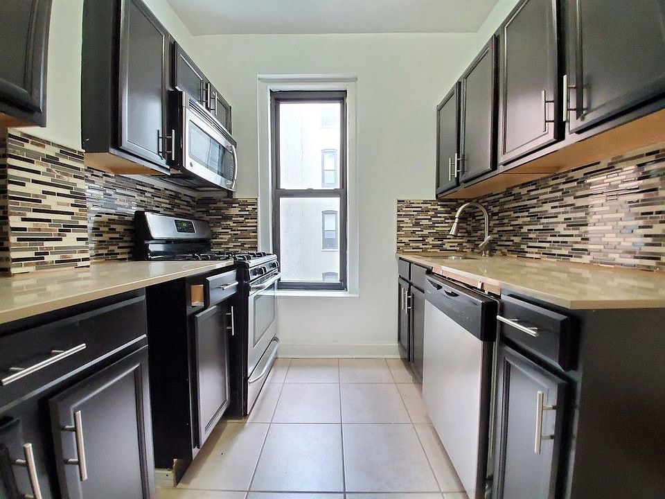 1st image of 2907 31st Ave APT 2F