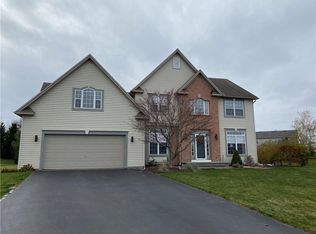 35 Crispin Ct, Rochester, NY 14612