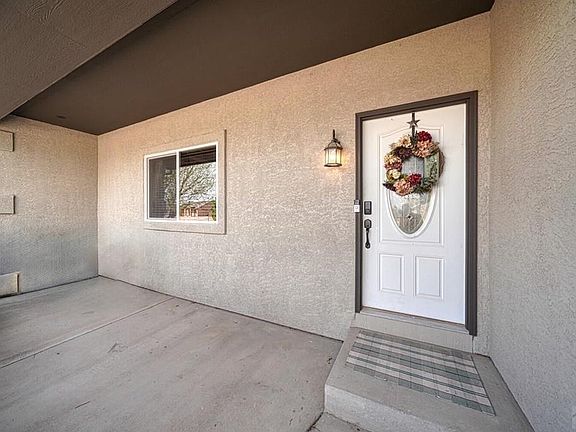 4th image of 1120 E Desert Cove Dr