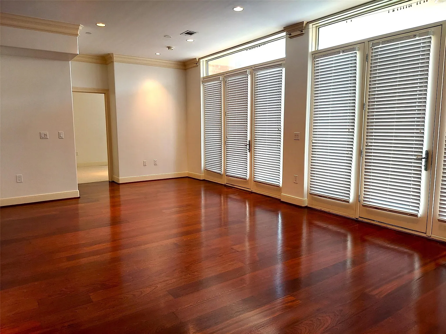 2 bed, 2.0 bath, 1279 sqft, $2,400 — Photo 3