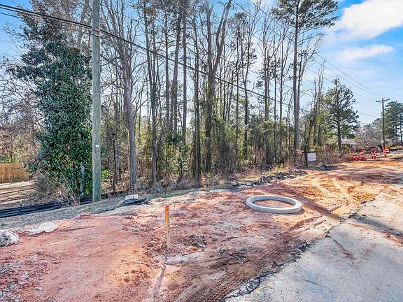 4th image of 2628 Leesburg Rd