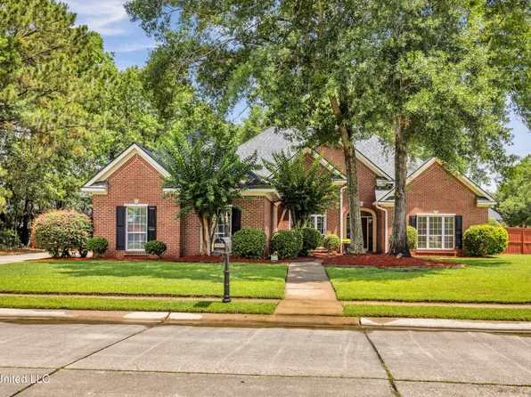 127 Surgeres Pl, Ocean Springs, MS 39564