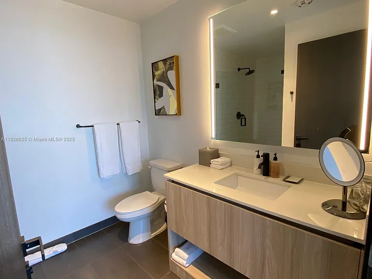 398 NE 5th St #2910 — Photo 8