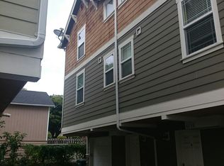 6736B Mary Ave NW, Seattle, WA 98117