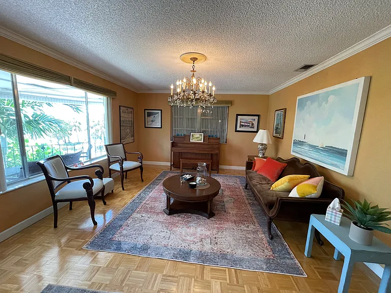 4056 Lake Osborne Dr #8 — Photo 10