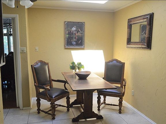 3rd image of 2536 Wooddale Cir