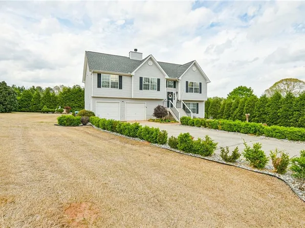 220 Prairie Hen Ln, Hampton, GA 30228