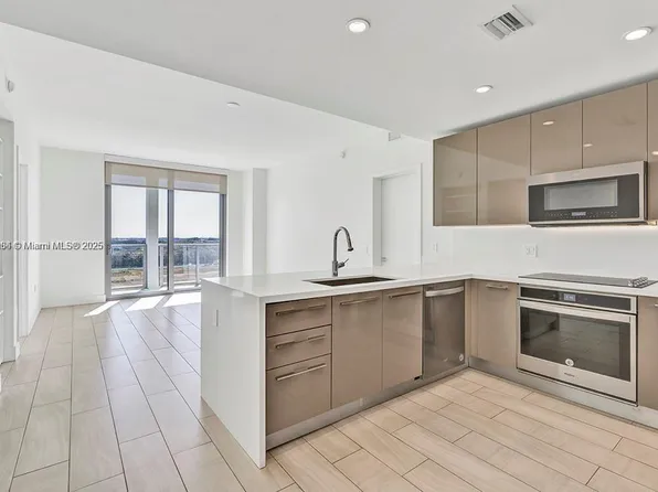 2000 Metropica Way #907, Fort Lauderdale, FL 33323