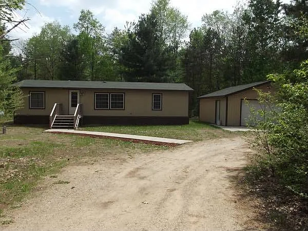 17523 Monroe Rd photo 1