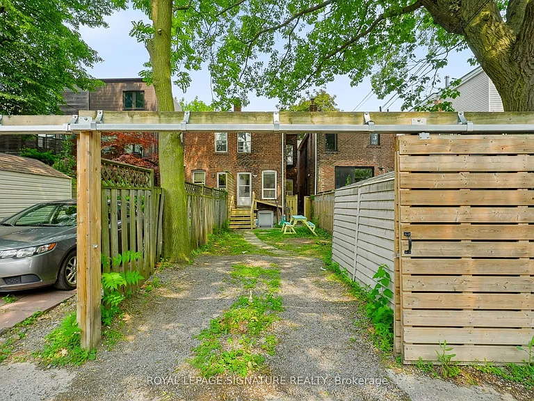37 Strathcona Ave — Photo 16