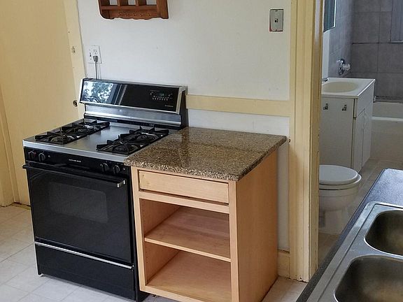 5th image of 2429 N Booth St