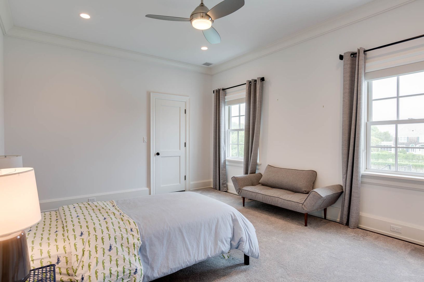  Spacious Ensuite Bedroom 