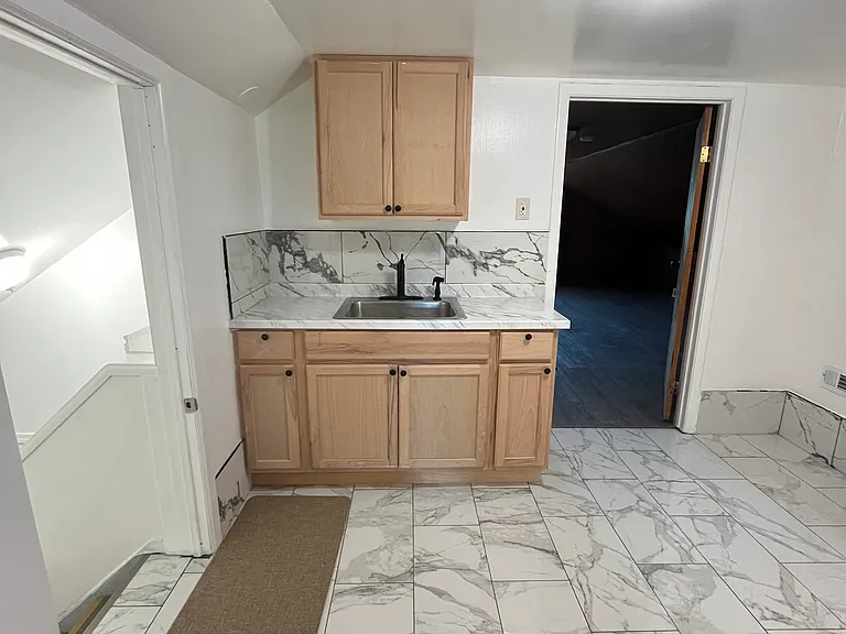 90 Longmeadow Rd #3 — Photo 8