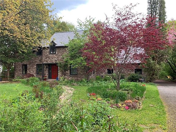 2nd image of 30 Orchard Ln