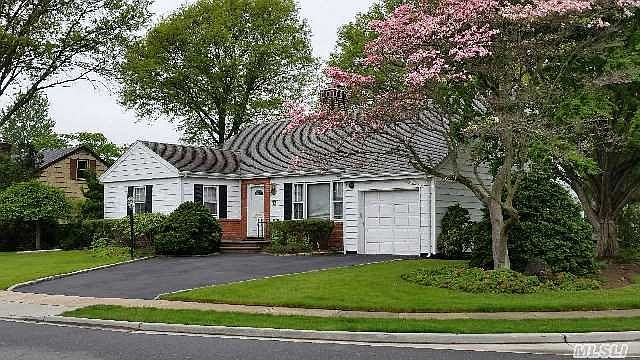 2nd image of 32 Winding Rd