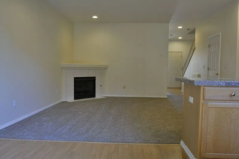 3 bed, 2.5 bath, 1284 sqft, $2,795 — Photo 4