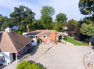 4013 E Fruitport Rd, Fruitport, MI 49415