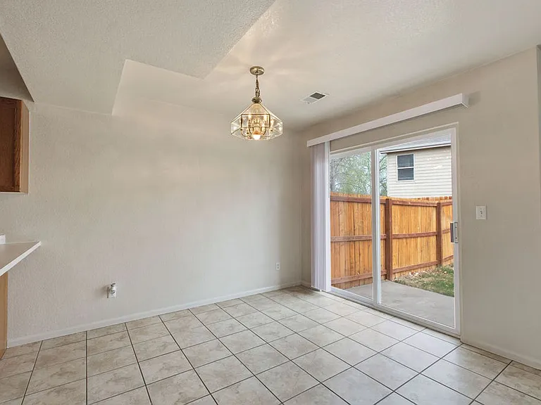 432 Sundance Cir N — Photo 6