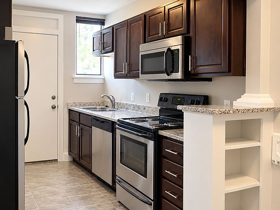 2nd image of 3306 Burt St #4