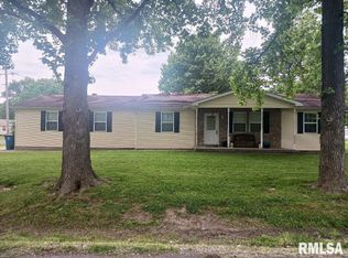506 N Locust St, Sesser, IL 62884