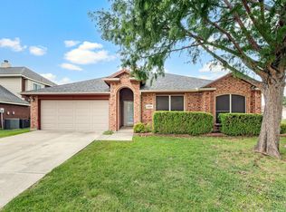 4700 Woodhaven Ln, Haltom City, TX 76137