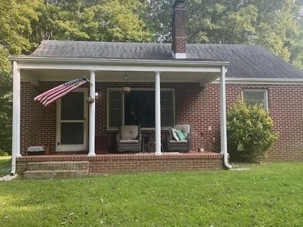 125 Marigold Ln, Mount Airy, NC 27030