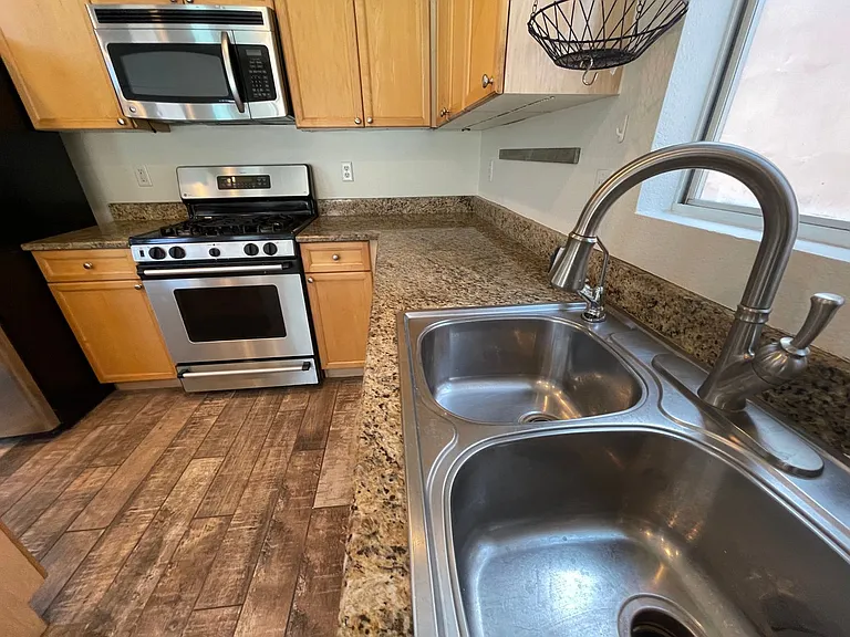 11016 Linden Leaf Ave — Photo 9