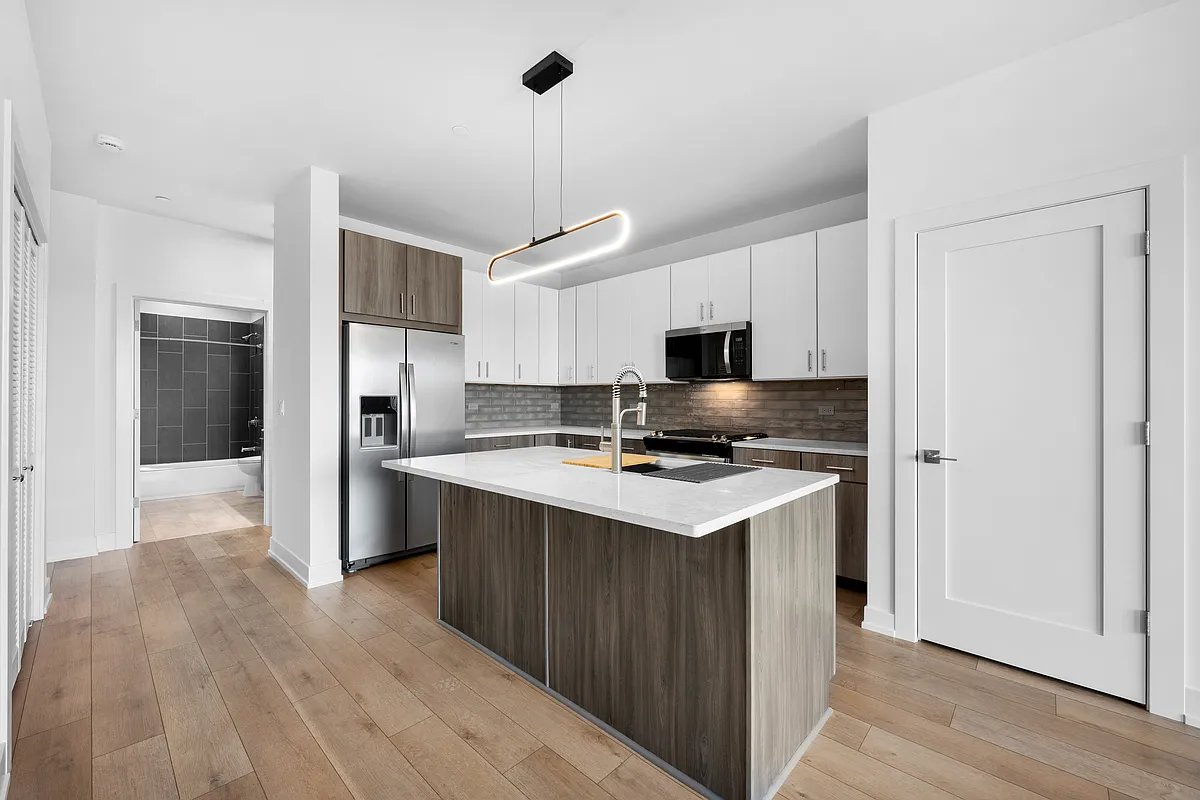 Building Photo - 27 W Park Blvd #309