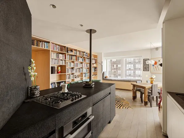 150 W 56th St APT 4103, New York, NY 10019