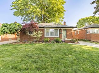 21006 Alexander St, Saint Clair Shores, MI 48081