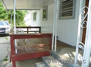5th image of 802 3rd Ave W