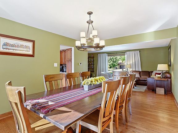 3rd image of 13617 Deerpath Dr