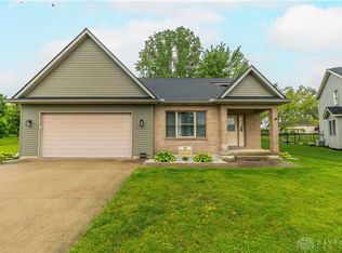 132 Village Green Dr, Sidney, OH 45365