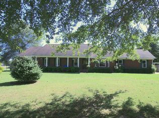 585 Clifftview Rd, Bolivar, TN 38008