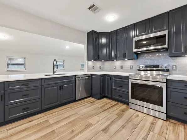 5010 Peebles Dr, Houston, TX 77084