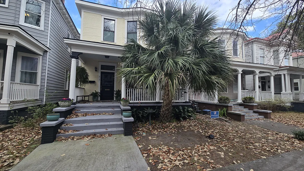 Quiet and well kept street - 214 W 34th St #A