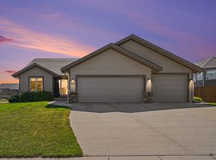 1802 West St, Yankton, SD 57078